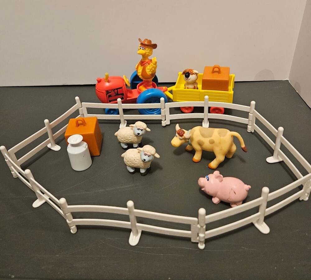 Vintage 1990 Sesame Street Farm Lot Illco Tyco Big Bird Tractor Animals Fence